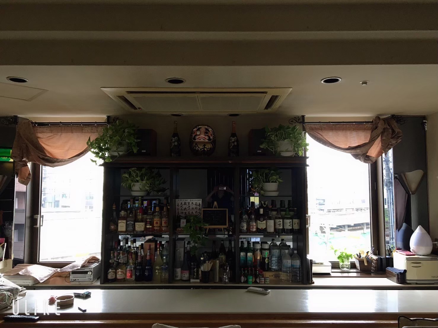Bar rest内観